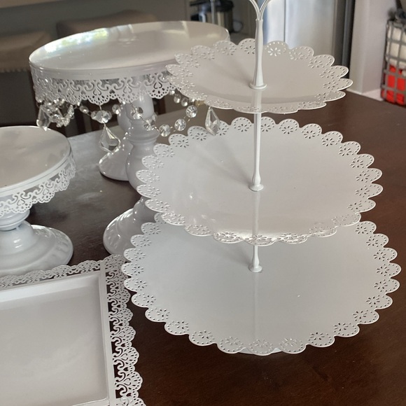 Elegant cupcake/cake/cookie stand-servers - Picture 6 of 7